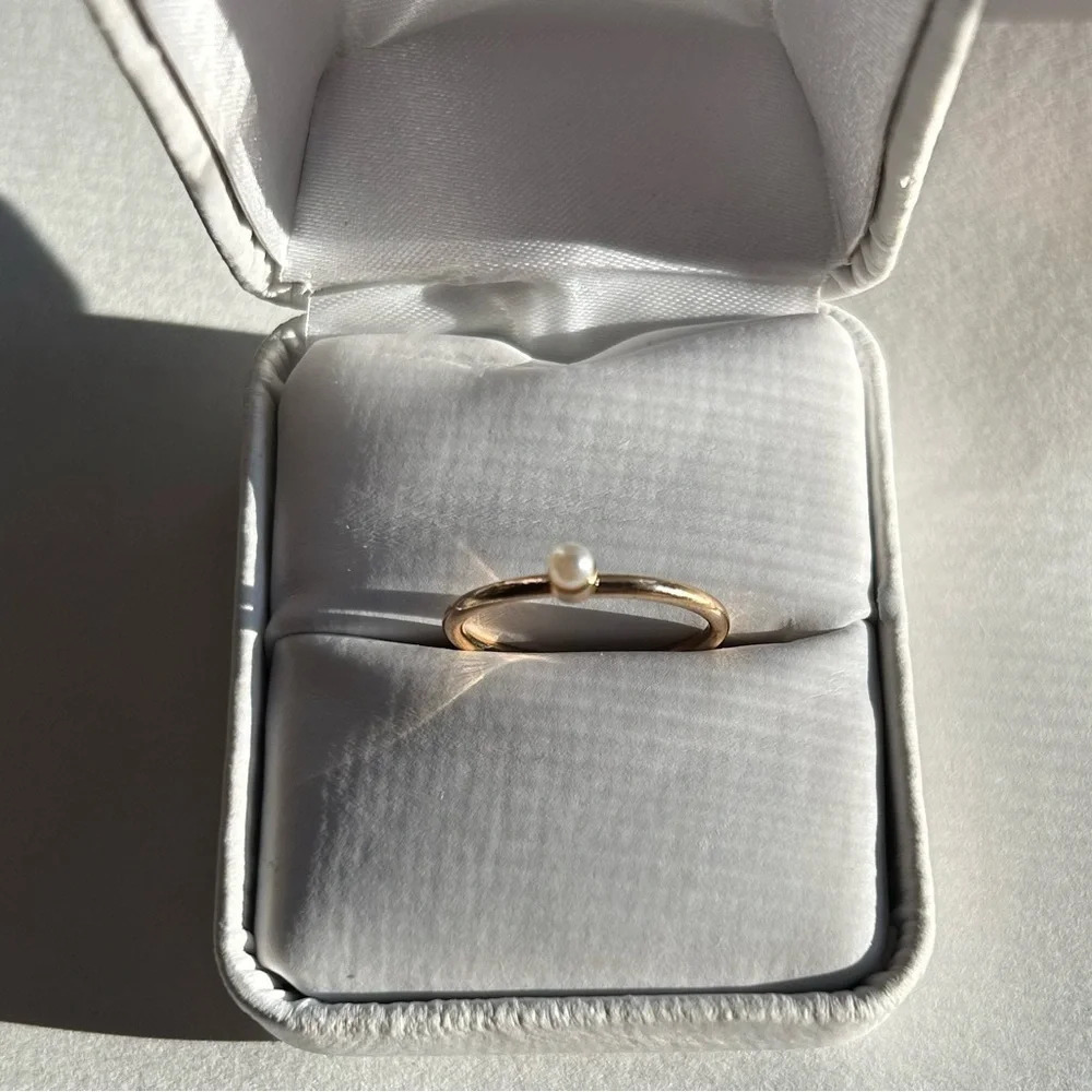 3/$20 Gold Tone Small Pearl Thin Elegant Patterned Circle Ring Size 6/7